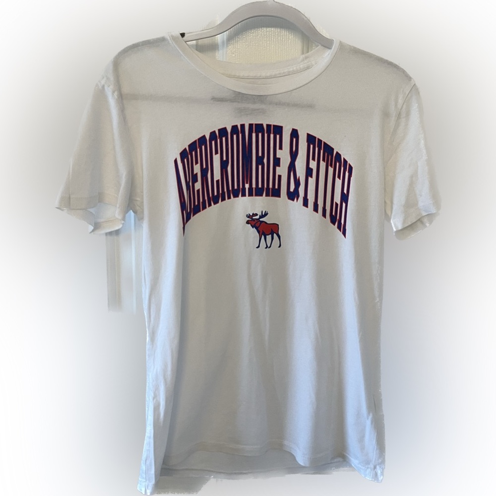 Abercrombie & Fitch Men’s Short Sleeve Tee. Size S. Color White.